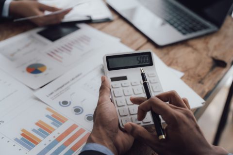 経理の日常業務はどこまで税理士に丸投げ（アウトソーシング）できるのか？