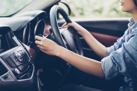 【税務調査】法人契約での社用車は高級車でも大丈夫？